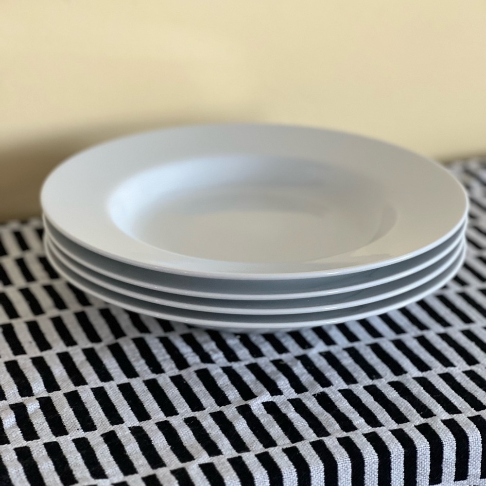 Ikea Susan pryke new , 10 inch dishes